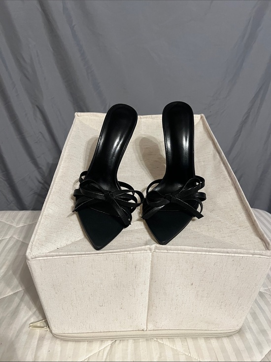 Cuccoo Shoes - Black Pointed-Toe Bow Strap Heels - Women's